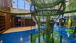 23.04.25 Deck 16 Fun Park Kids Von Arabien durch den Suezkanal zu Mittelmeerinseln AIDAcosma 006