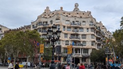 Casa Milà Barcelona 24.09.20 Geburtstage und Krimis virtuell und live im Mittelmeer AIDAcosma 014