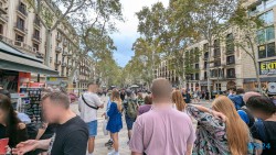 La Rambla Barcelona 24.09.20 Geburtstage und Krimis virtuell und live im Mittelmeer AIDAcosma 039