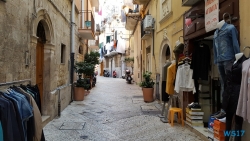 Bari 17.10.11 - Historische Städte an der Adria Italien, Korfu, Kroatien AIDAblu
