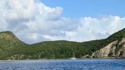 Basseterre 24.12.03 Zu Fuß mit Taxi Fähre Boot Bus zu karibischen Stränden AIDAperla 009