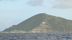 Basseterre 24.12.03 Zu Fuß mit Taxi Fähre Boot Bus zu karibischen Stränden AIDAperla 013