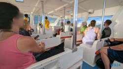 Basseterre 24.12.03 Zu Fuß mit Taxi Fähre Boot Bus zu karibischen Stränden AIDAperla 014