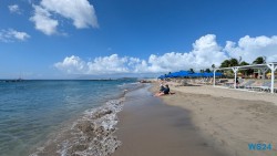 Nevis Basseterre 24.12.03 Zu Fuß mit Taxi Fähre Boot Bus zu karibischen Stränden AIDAperla 004