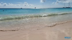 Carlisle Bay Bridgetown 22.11.03 Wundervolle Straende tuerkises Meer und Regenzeit in der Karibik AIDAperla 023