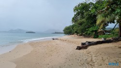 Vigie Beach Castries 22.11.06 Wundervolle Straende tuerkises Meer und Regenzeit in der Karibik AIDAperla 010