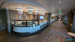Eisbar Civitavecchia 24.09.10 Geburtstage und Krimis virtuell und live im Mittelmeer AIDAcosma 045
