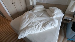 Civitavecchia 24.09.17 Geburtstage und Krimis virtuell und live im Mittelmeer AIDAcosma 001