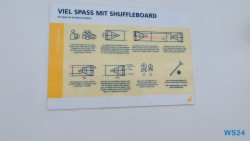 Shuffleboard Civitavecchia 24.09.17 Geburtstage und Krimis virtuell und live im Mittelmeer AIDAcosma 011