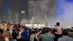 Dubai Fountain Dubai 23.04.14 Von Arabien durch den Suezkanal zu Mittelmeerinseln AIDAcosma 050