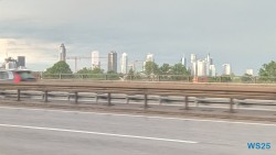 Frankfurt Singapur 25.05.03 Begeistert zum ersten Mal in Südostasien AIDAstella 002