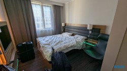 Frankfurt Singapur 25.05.04 Begeistert zum ersten Mal in Südostasien AIDAstella 002