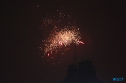 Silvester-Feuerwerk Hamburg 16.12.31 - Jahreswechsel auf der AIDAprima Metropolen