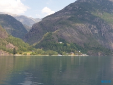 Åkrafjord Haugesund 19.07.30 - Fjorde Berge Wasserfälle - Fantastische Natur in Norwegen AIDAbella