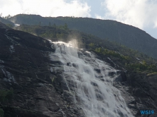 Langfossen Haugesund 19.07.30 - Fjorde Berge Wasserfälle - Fantastische Natur in Norwegen AIDAbella