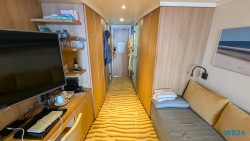 Junior Suite Karibik 24.11.26 Zu Fuß mit Taxi Fähre Boot Bus zu karibischen Stränden AIDAperla 002