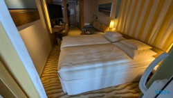 Junior Suite Karibik 24.11.26 Zu Fuß mit Taxi Fähre Boot Bus zu karibischen Stränden AIDAperla 005