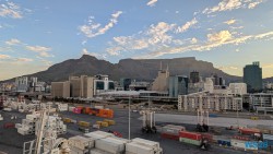 Kapstadt 26.02.04 Südafrika zwischen Faszination und Kriminalität AIDAstella 011