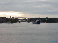 Einfahrt Nord-Ostsee-Kanal Kiel 19.10.03 - Von Kiel um Westeuropa nach Malle AIDAbella