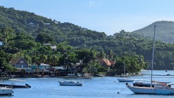 Bequia Kingstown 24.11.29 Zu Fuß mit Taxi Fähre Boot Bus zu karibischen Stränden AIDAperla 033