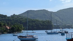 Bequia Kingstown 24.11.29 Zu Fuß mit Taxi Fähre Boot Bus zu karibischen Stränden AIDAperla 034