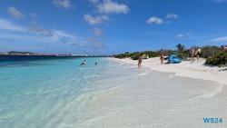 Klein Bonaire Kralendijk 24.11.25 Zu Fuß mit Taxi Fähre Boot Bus zu karibischen Stränden AIDAperla 003
