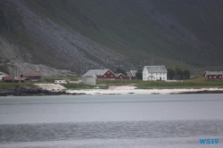 Leknes 19.08.04 - Fjorde Berge Wasserfälle - Fantastische Natur in Norwegen AIDAbella