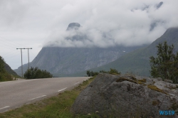 Leknes 19.08.04 - Fjorde Berge Wasserfälle - Fantastische Natur in Norwegen AIDAbella