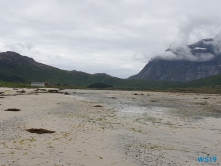 Leknes 19.08.04 - Fjorde Berge Wasserfälle - Fantastische Natur in Norwegen AIDAbella