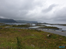 Leknes 19.08.04 - Fjorde Berge Wasserfälle - Fantastische Natur in Norwegen AIDAbella