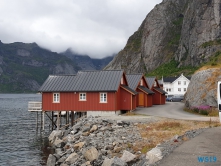 Leknes 19.08.04 - Fjorde Berge Wasserfälle - Fantastische Natur in Norwegen AIDAbella