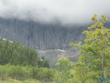 Leknes 19.08.04 - Fjorde Berge Wasserfälle - Fantastische Natur in Norwegen AIDAbella