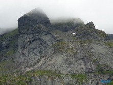 Leknes 19.08.04 - Fjorde Berge Wasserfälle - Fantastische Natur in Norwegen AIDAbella