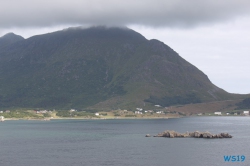 Leknes 19.08.04 - Fjorde Berge Wasserfälle - Fantastische Natur in Norwegen AIDAbella