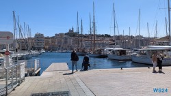 Marseille 24.09.12 Geburtstage und Krimis virtuell und live im Mittelmeer AIDAcosma 039