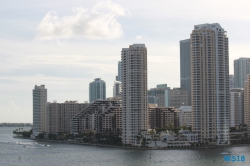 Miami 18.10.07 - Big Apple, weißer Strand am türkisen Meer, riesiger Sumpf AIDAluna