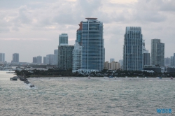 Miami 18.10.07 - Big Apple, weißer Strand am türkisen Meer, riesiger Sumpf AIDAluna