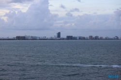 Miami 18.10.07 - Big Apple, weißer Strand am türkisen Meer, riesiger Sumpf AIDAluna