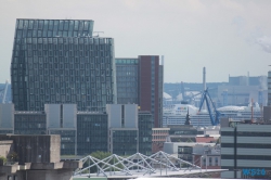 Blick aus dem Hotel Mövenpick Hamburg auf die AIDAprima