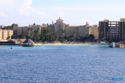 British Colonial Hilton Nassau 18.10.06 - Big Apple, weißer Strand am türkisen Meer, riesiger Sumpf AIDAluna