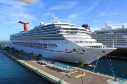 Carnival Victory Nassau 18.10.06 - Big Apple, weißer Strand am türkisen Meer, riesiger Sumpf AIDAluna