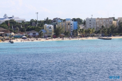 Nassau 18.10.06 - Big Apple, weißer Strand am türkisen Meer, riesiger Sumpf AIDAluna