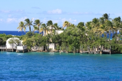 Paradise Island Nassau 18.10.06 - Big Apple, weißer Strand am türkisen Meer, riesiger Sumpf AIDAluna