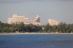 The Baha Mar Casino & Hotel Nassau 18.10.06 - Big Apple, weißer Strand am türkisen Meer, riesiger Sumpf AIDAluna