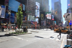 Times Square New York 18.10.12 - Big Apple, weißer Strand am türkisen Meer, riesiger Sumpf AIDAluna