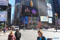 Times Square New York 18.10.12 - Big Apple, weißer Strand am türkisen Meer, riesiger Sumpf AIDAluna