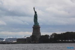 Freiheitsstatue New York 18.10.13 - Big Apple, weißer Strand am türkisen Meer, riesiger Sumpf AIDAluna