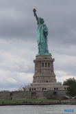 Freiheitsstatue New York 18.10.13 - Big Apple, weißer Strand am türkisen Meer, riesiger Sumpf AIDAluna