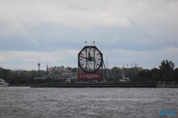 Jersey City New York 18.10.13 - Big Apple, weißer Strand am türkisen Meer, riesiger Sumpf AIDAluna