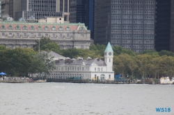 New York 18.10.13 - Big Apple, weißer Strand am türkisen Meer, riesiger Sumpf AIDAluna